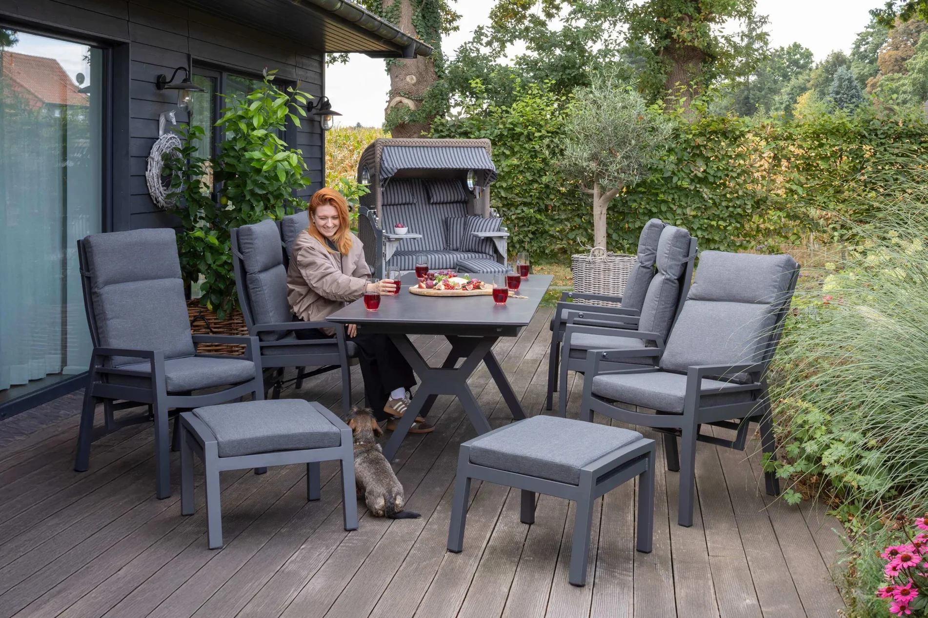 BL27108_BL27015_BL27013_MD01657_Ausziehtisch_Granada_Relaxsessel_Merida_Hocker_Sevilla_Duene_Mahagoni_washed_grey_Dessin_500 _2_SHOP-THE-LOOK